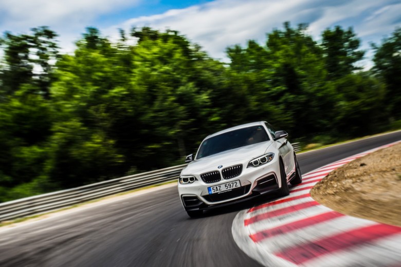 BMWBLOG - BMW TEST - BMW M240i M Performance - Racetrack GAJ - exterior (2)