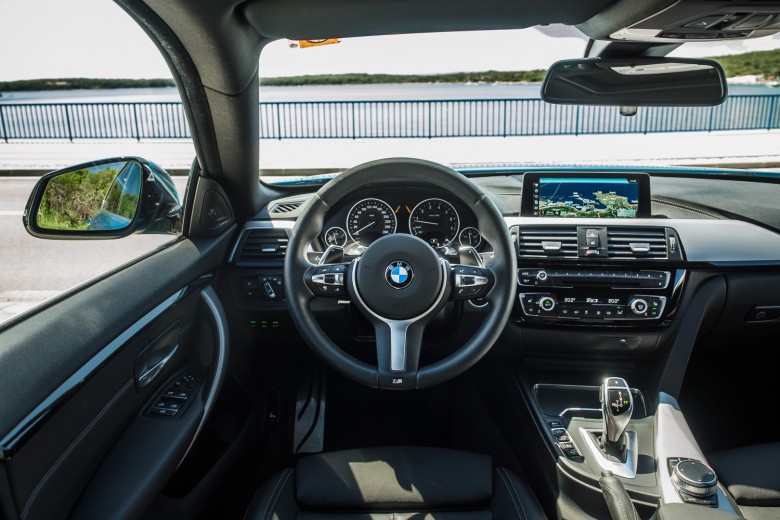 BMWBLOG - BMW TEST - BMW 4 series 430i Gran Coupe - Snaper Rocks Blue - interior (8)