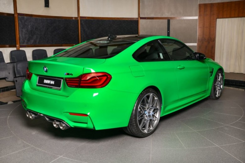 BMW-M4-Individual-Signal-Green-M-Performance-F82-LCI-Abu-Dhabi (9)