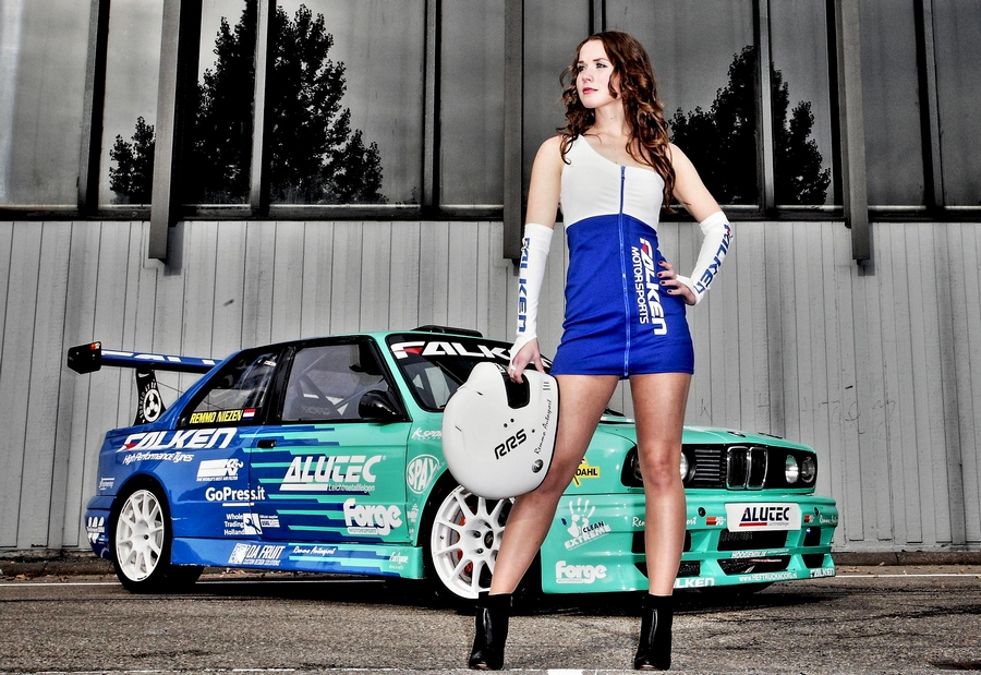 Lepotica in zver: Falken Motorsport BMW E30 M3