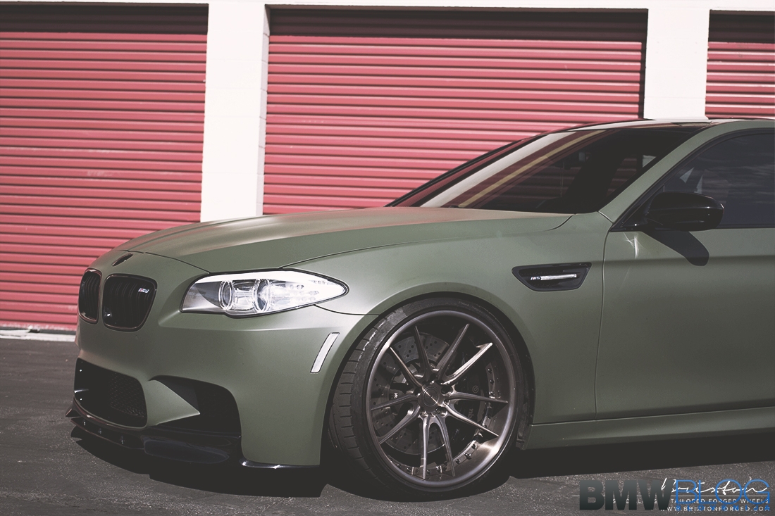 Бмв хаки. BMW 5 f10 Military Green. BMW f30 цвет хаки. БМВ е60 зеленая матовая. BMW m5 f10 серый мат.
