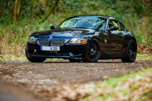 Pošast vseh pošasti: BMW Z4 z 8,3-litrskim V10 motorjem!