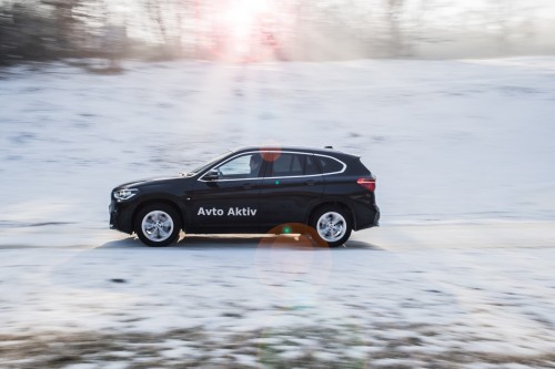 TEST: BMW X1 – xDrive18d v zimskem času razkriva karakter