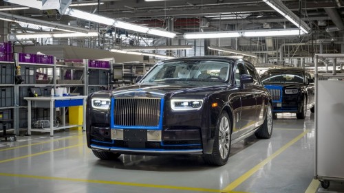 Prvi Rolls-Royce Phantom VIII bo prodan na dražbi