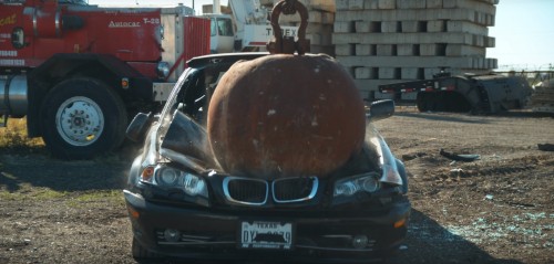 Kaj se zgodi, ko krogla za rušenje zadane BMW serije 3?