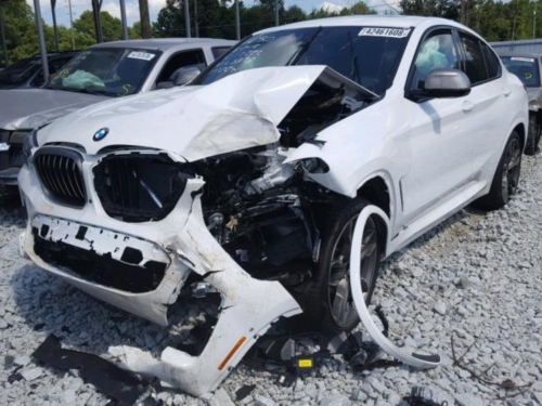 Nekdo je že “veselo” razbil novega BMW X4 M40i…