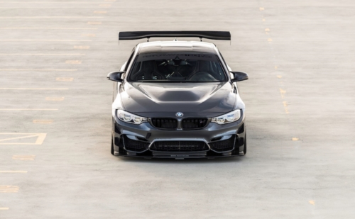 Narejen BMW M4 GT4, ki se počuti kot doma na dirkališču