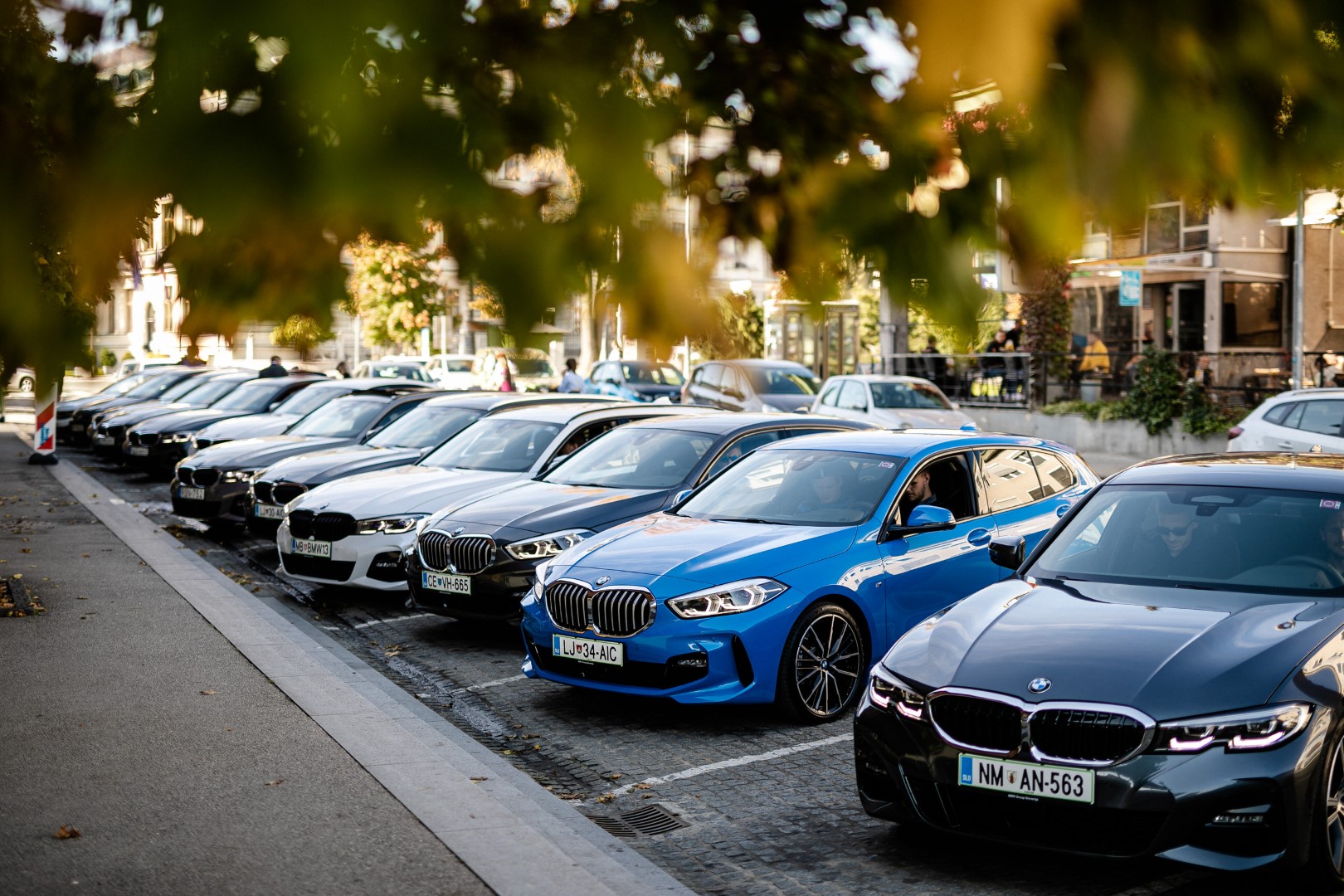 Jesensko doživetje v družbi ‘THE ONE’, BMW serije 3 Touring in BMW serije 3 priključni hibrid!