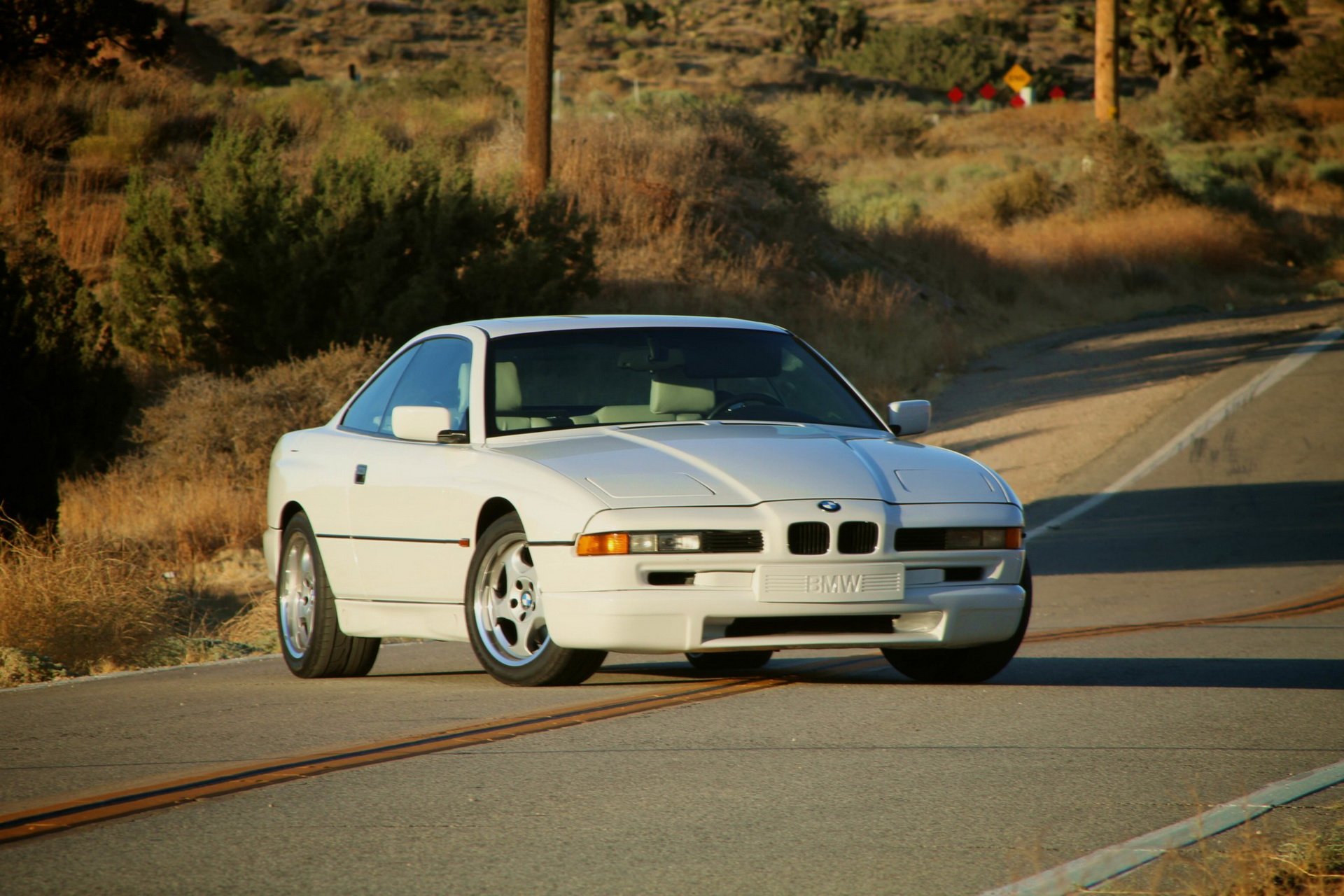 Naprodaj popolni 1995 ‘White on white’ BMW 850 CSi !