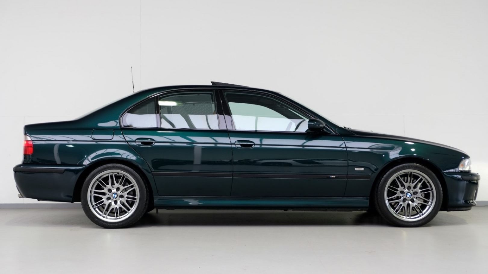 Brezčasni skoraj nerabljeni BMW E39 M5 ne bo poceni!