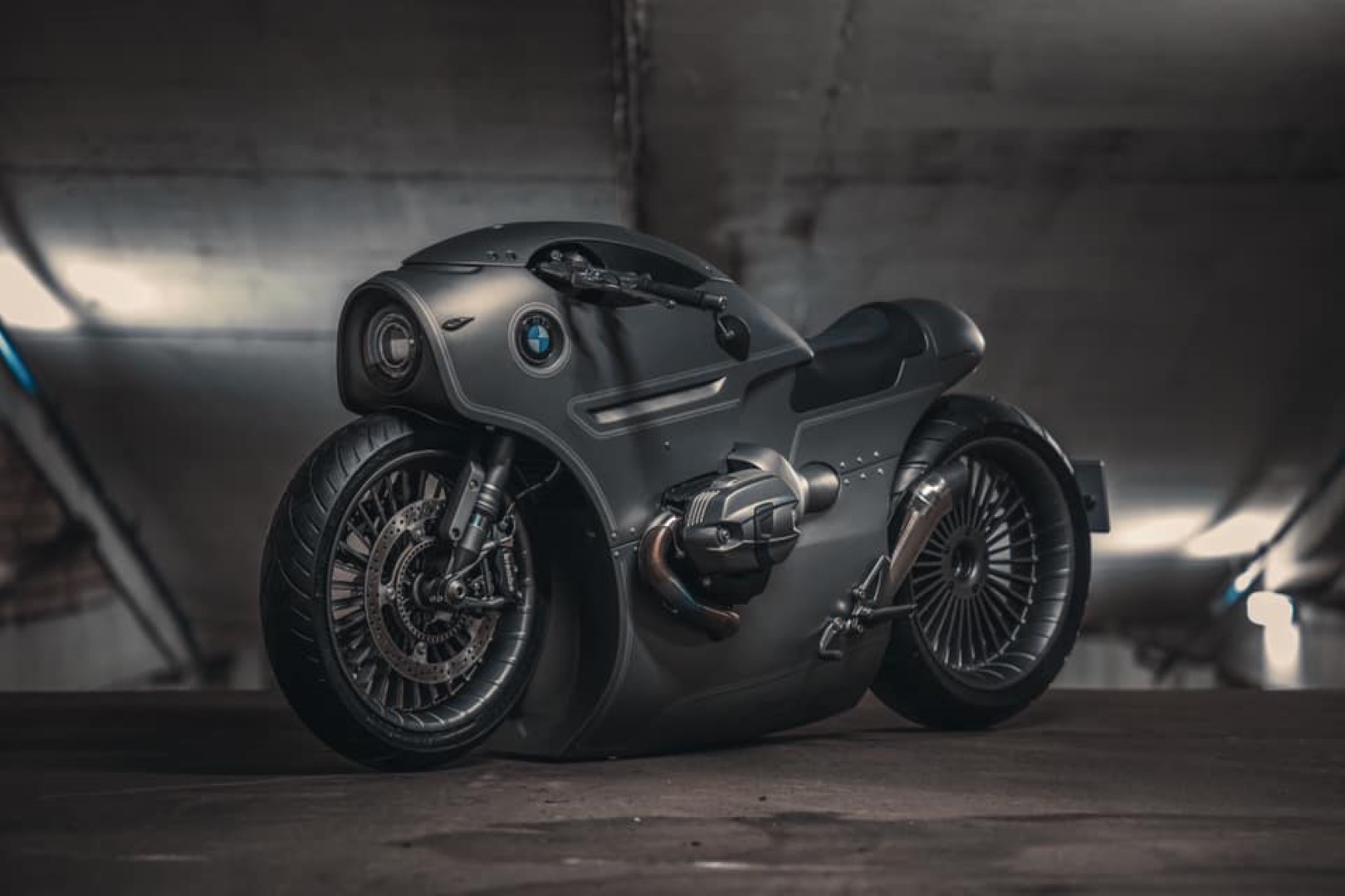 Ruski ‘custom made’ BMW R Nine T ni s tega sveta!