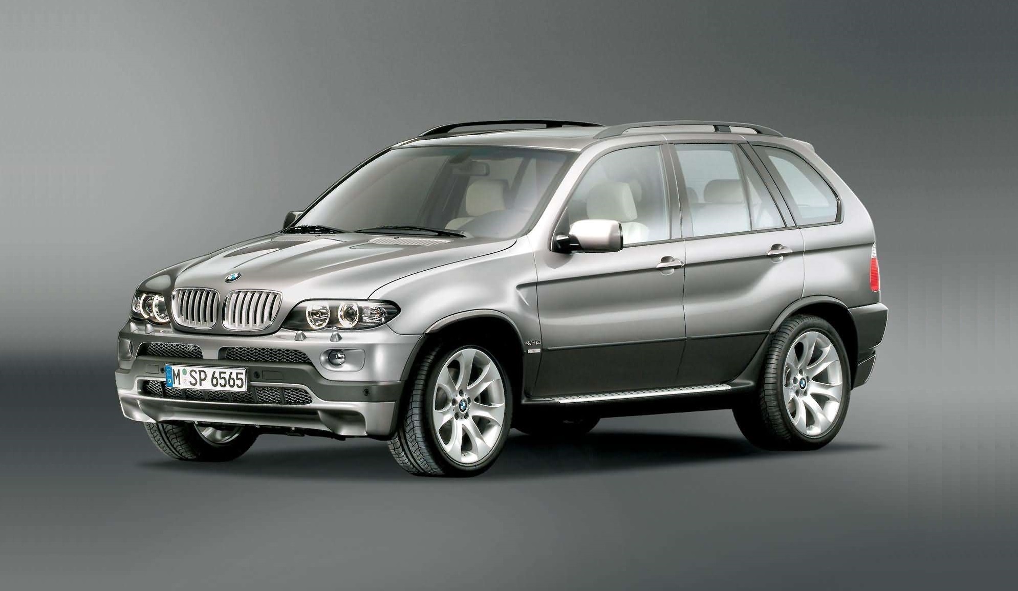 BMW X5 je po raziskavah avtomobil z največ prevrtenimi kilometri!