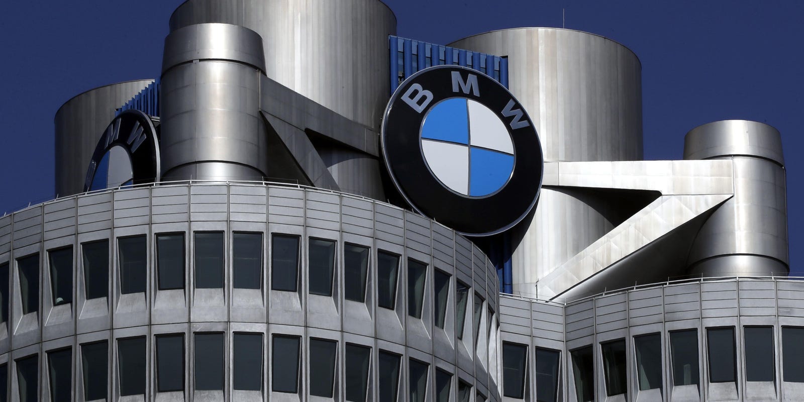 Nerazumljive dizajnerske poteze so odraz začetek “padca” BMW!