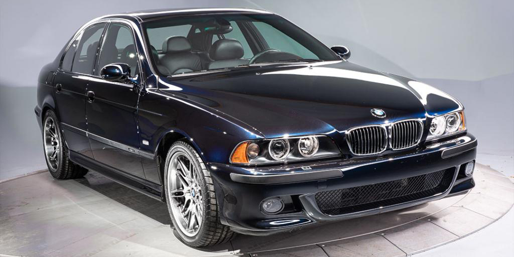 BMW M5 E39 se je s 5000 prevoženimi kilometri prodal za bajno vsoto denarja!