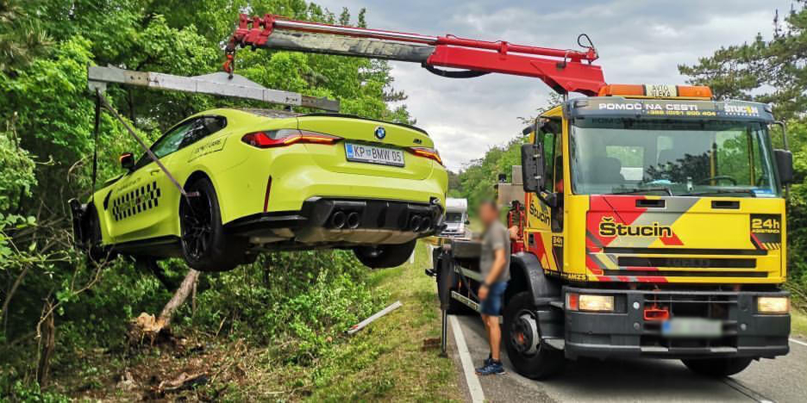 RAZKRIVAMO: Prvi razbiti BMW M4 v Sloveniji je ravno testno vozilo iz družbe Avto Aktiv!
