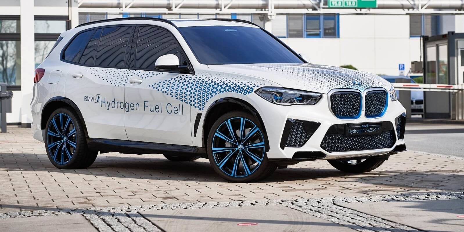 BMW predstavlja fotografije konceptnega X5 s pogonom na vodikove gorivne celice
