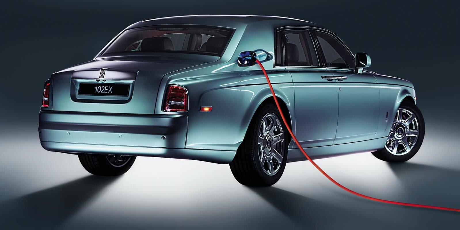 Se bo luksuzni proizvajalec vozil – Rolls Royce – elektrificiral?