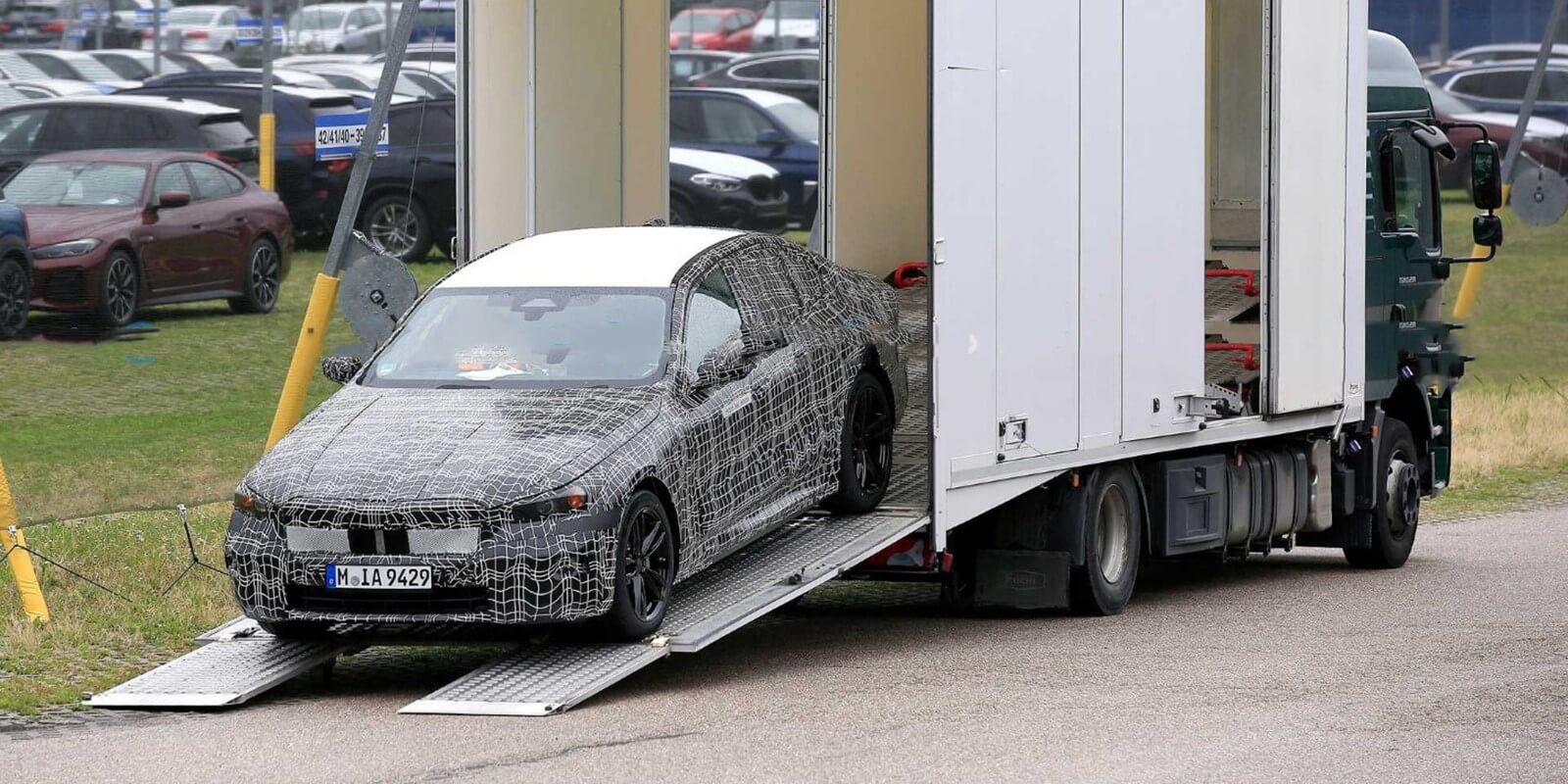 Električni BMW i5: na plan so prišle nove vohunske fotografije!