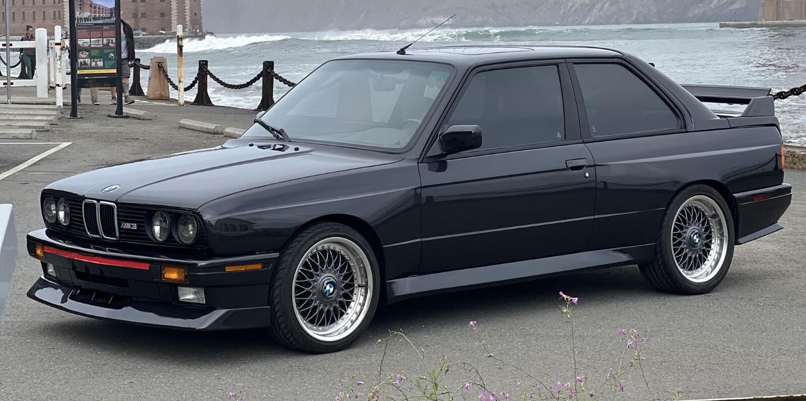 Še en pregrešno drag BMW M3 iz devetdesetih?